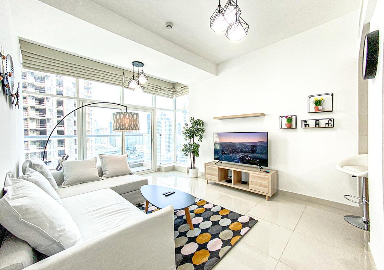 Walk To The Beach Or Enjoy The Amazing View From The Balcony Διαμέρισμα Ντουμπάι Εξωτερικό φωτογραφία