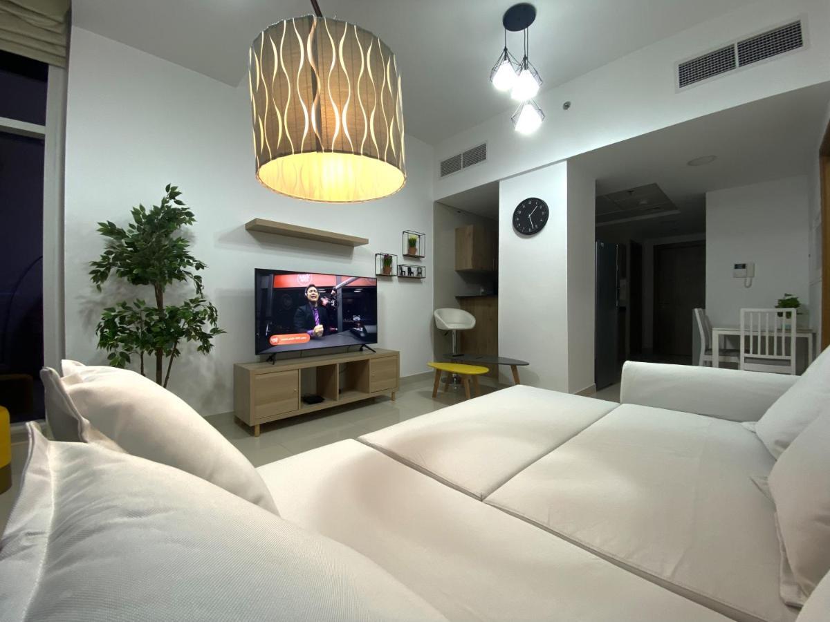 Walk To The Beach Or Enjoy The Amazing View From The Balcony Διαμέρισμα Ντουμπάι Εξωτερικό φωτογραφία