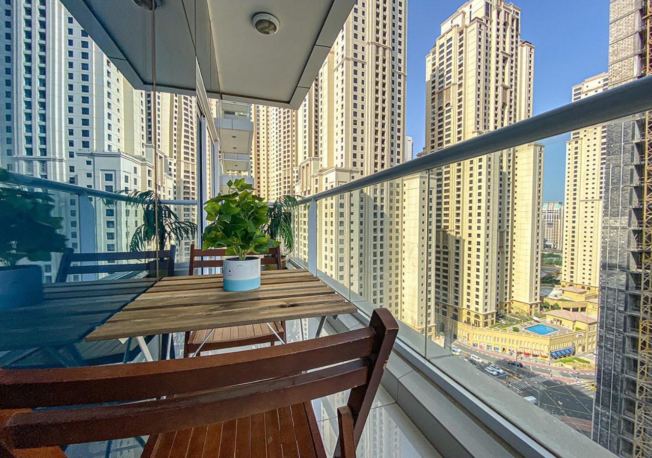 Walk To The Beach Or Enjoy The Amazing View From The Balcony Διαμέρισμα Ντουμπάι Εξωτερικό φωτογραφία