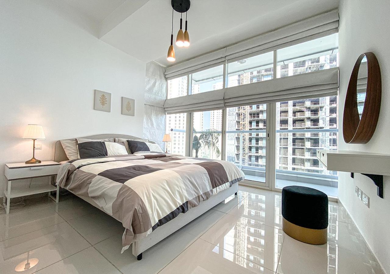 Walk To The Beach Or Enjoy The Amazing View From The Balcony Διαμέρισμα Ντουμπάι Εξωτερικό φωτογραφία